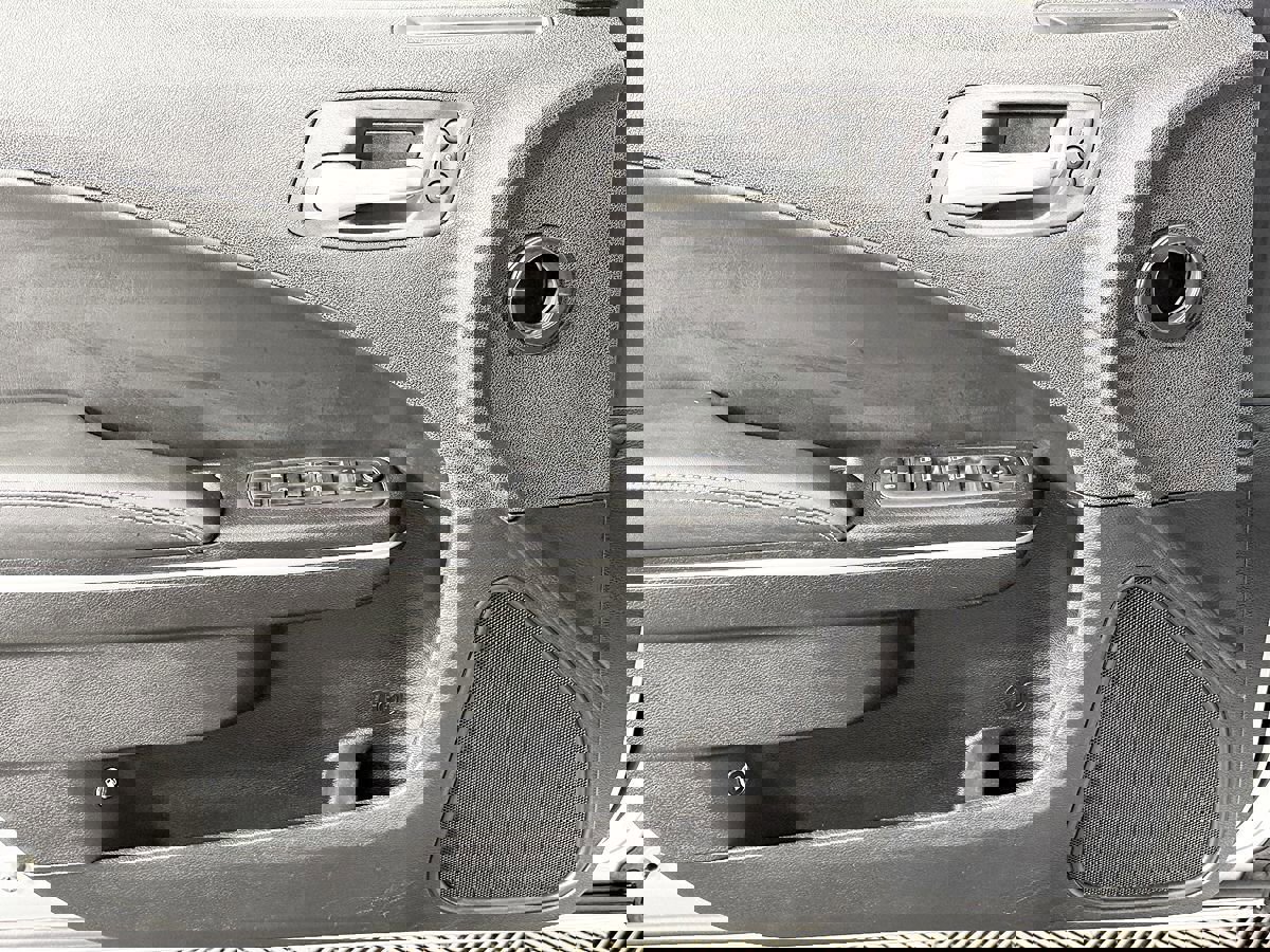 Used 2019 Dodge Charger SXT w/ Leather Interior Group RWD image 15