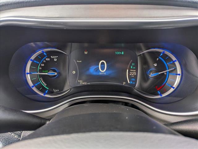 Used 2021 Chrysler Pacifica Limited w/ Uconnect Theater Family Group image 13