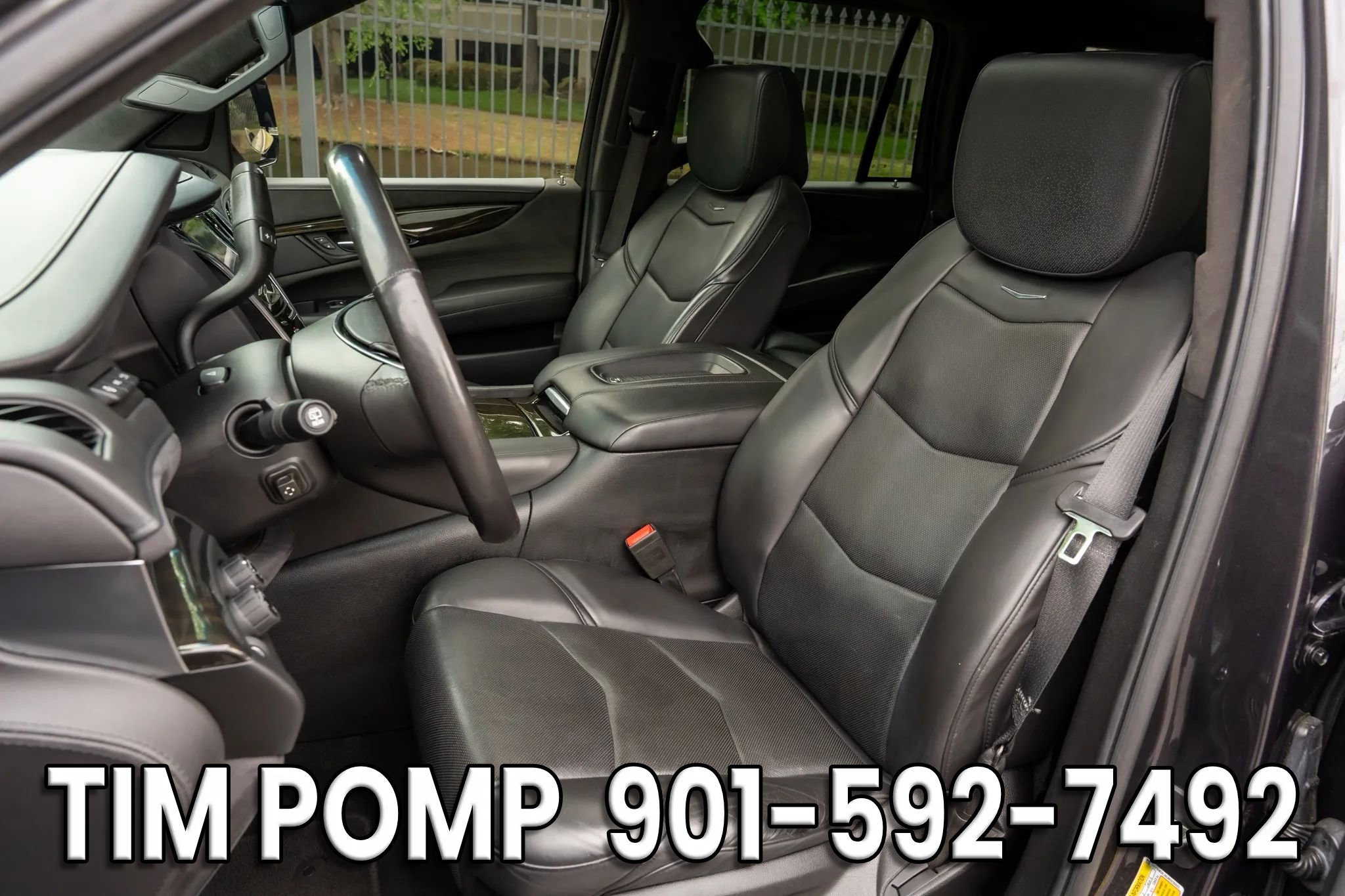 Used 2018 Cadillac Escalade Platinum AWD/4WD image 11