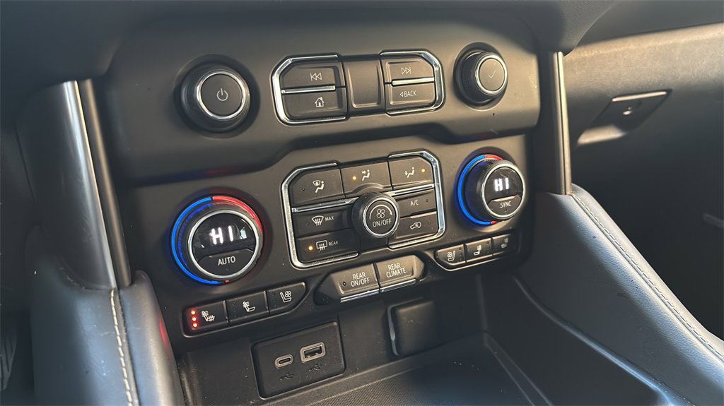 Used 2023 Chevrolet Suburban Premier image 23