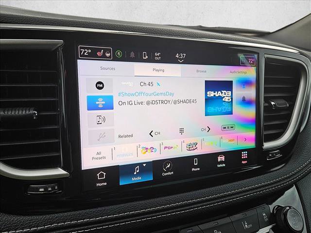 Used 2023 Chrysler Pacifica Touring-L w/ S Appearance Package image 13