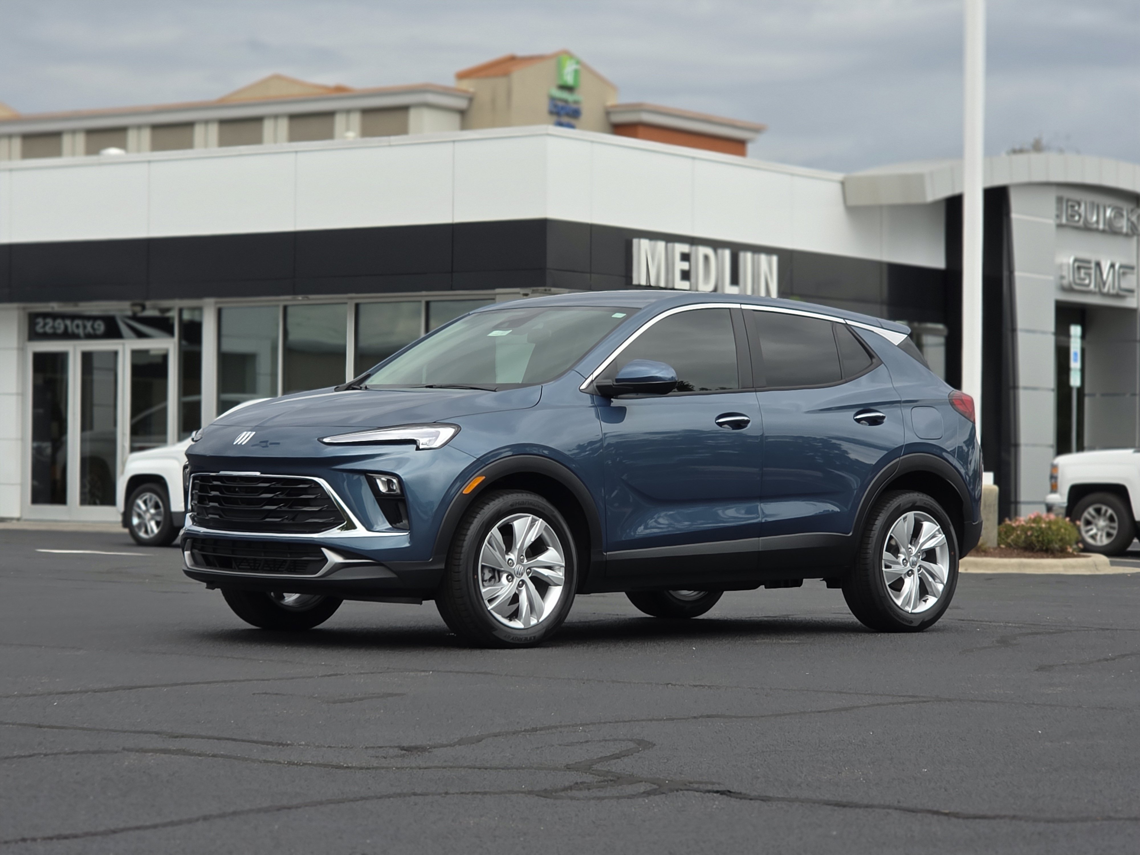 New 2026 Buick Encore GX Preferred w/ Comfort Package FWD image 3