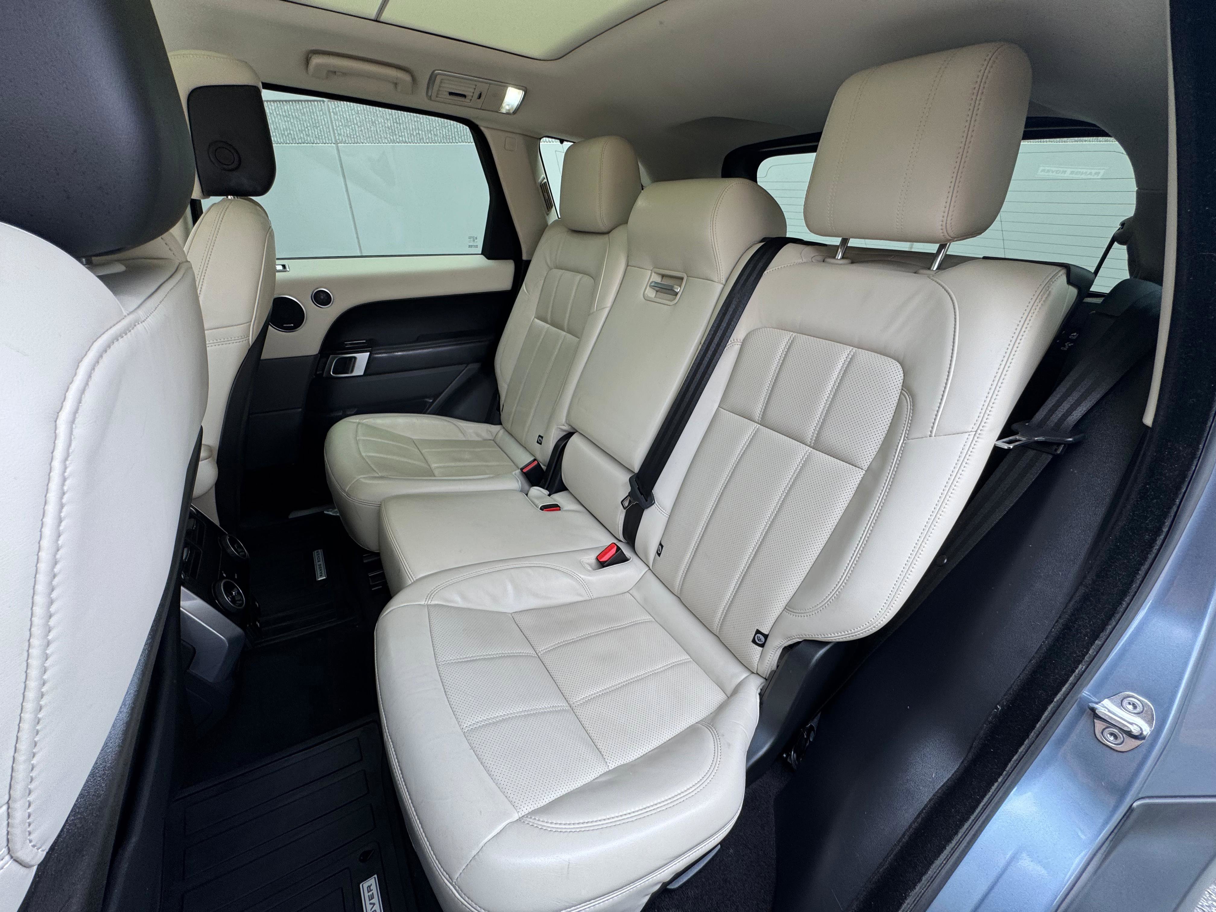 Used 2019 Land Rover Range Rover Sport HSE AWD/4WD image 30
