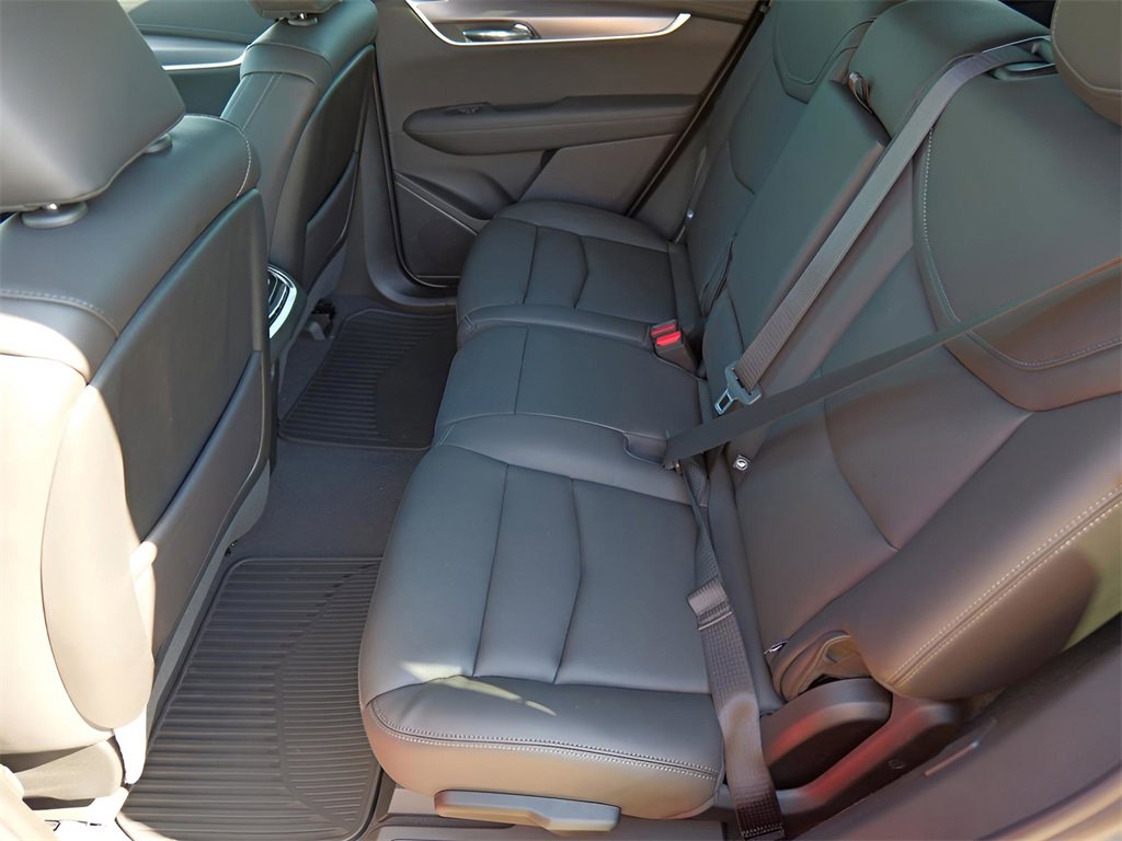 New 2025 Cadillac XT6 Luxury image 23