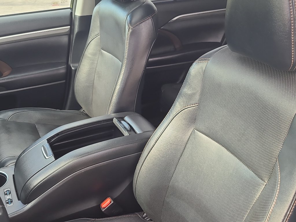 Used 2018 Toyota Highlander Limited AWD/4WD image 18