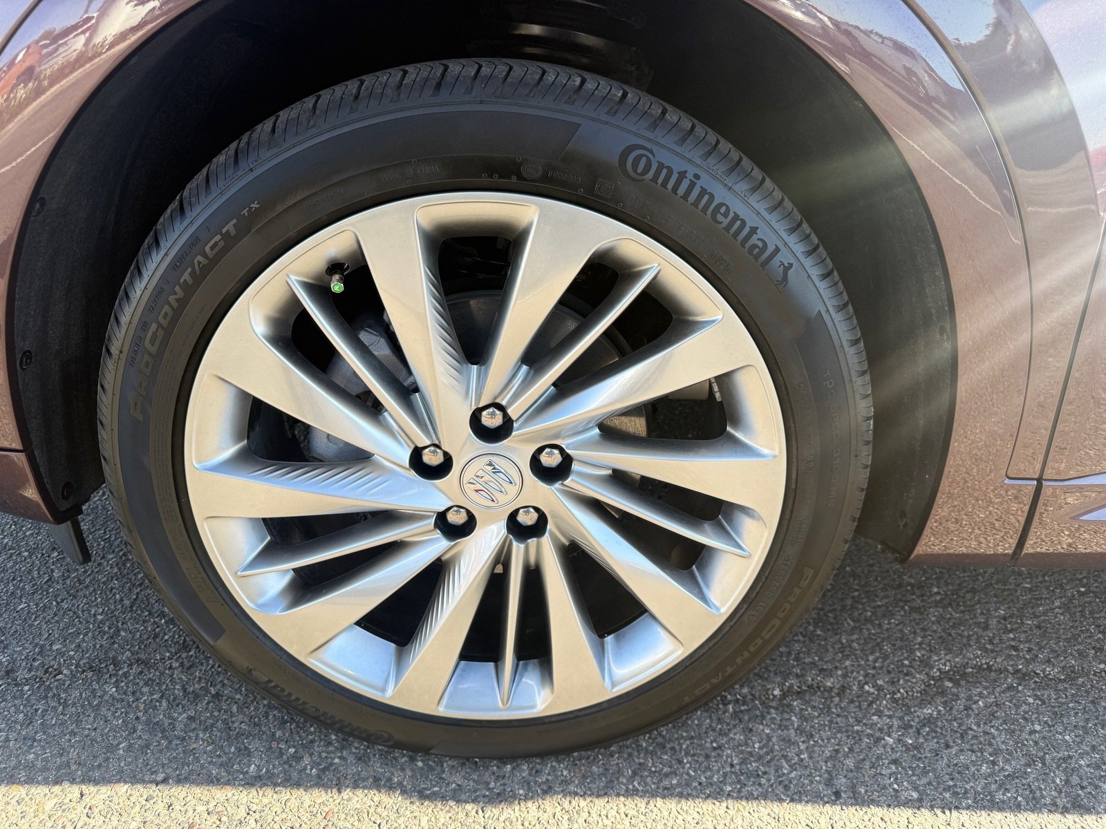 Used 2025 Buick Envision Avenir AWD/4WD image 9