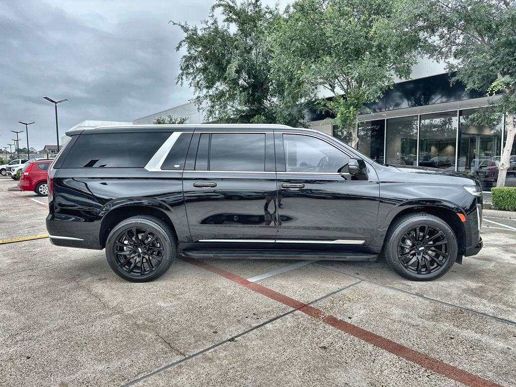 Used 2021 Cadillac Escalade ESV Premium Luxury w/ Performance Package AWD/4WD image 10
