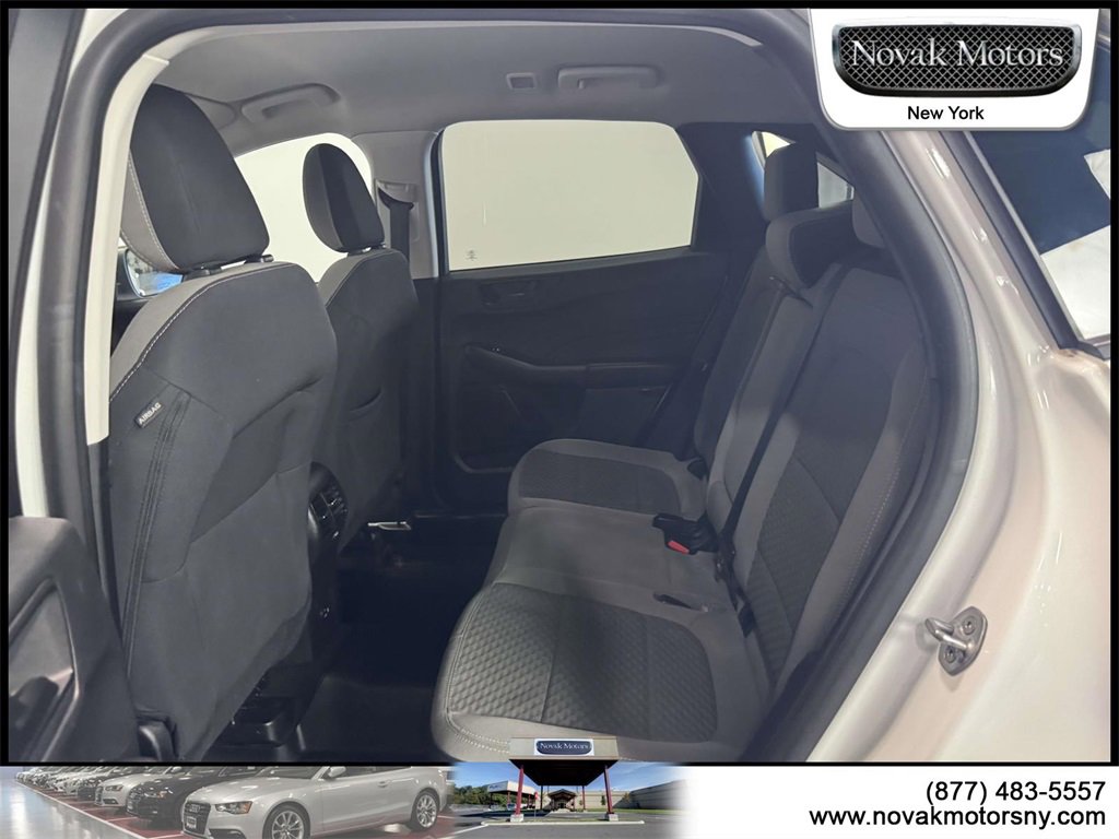 Used 2022 Ford Escape SE w/ Convenience Package image 9