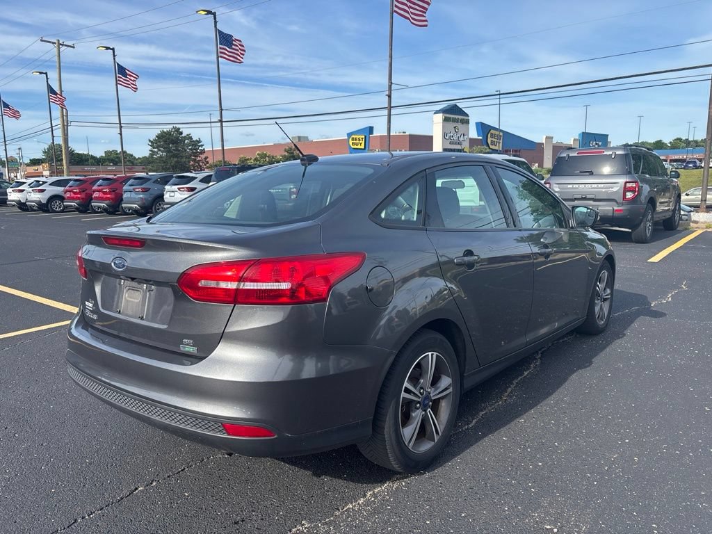 Used 2017 Ford Focus SE FWD image 5