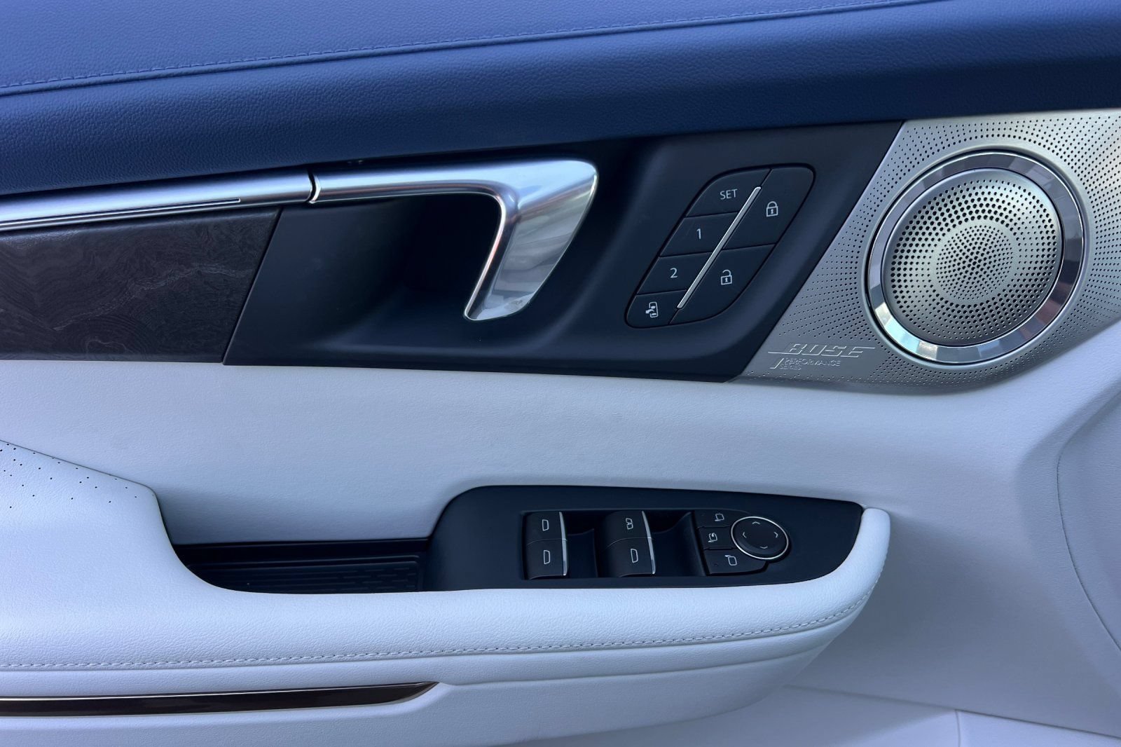 New 2026 Buick Enclave Avenir w/ Super Cruise Package FWD image 8