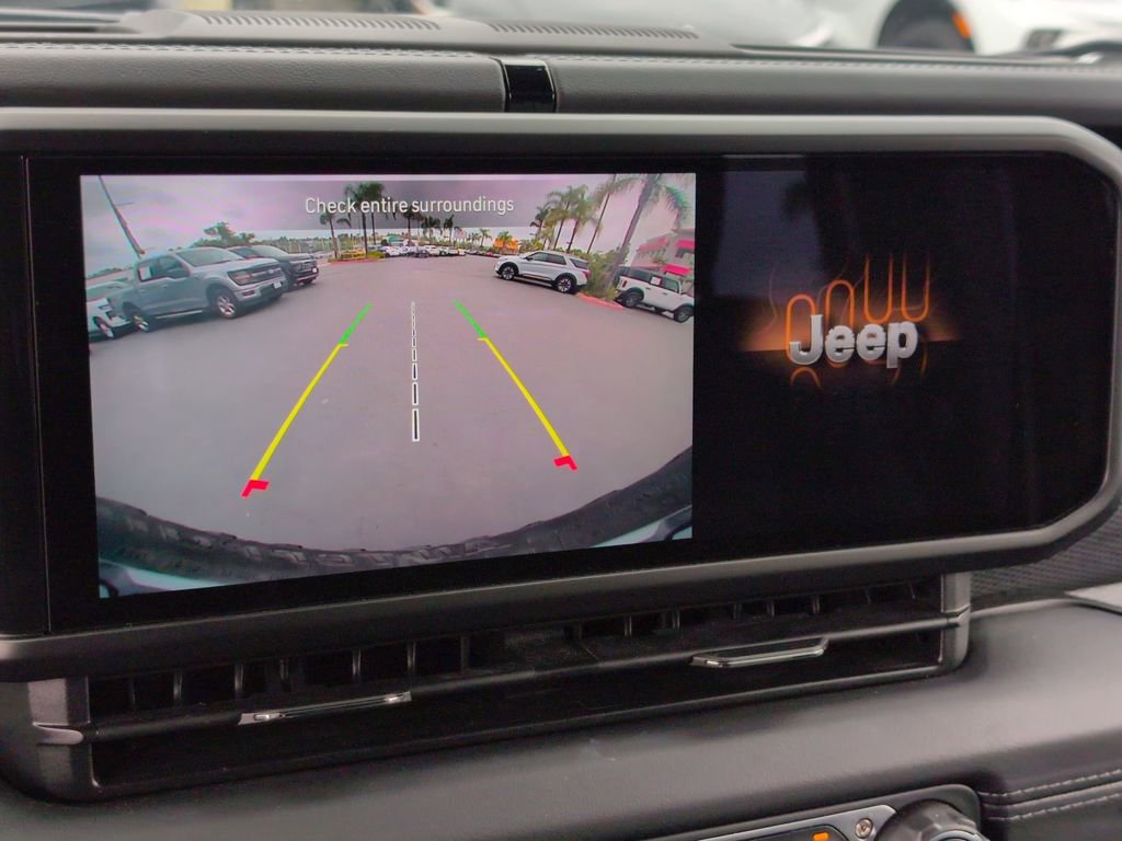 Used 2025 Jeep Wrangler Unlimited Rubicon image 18