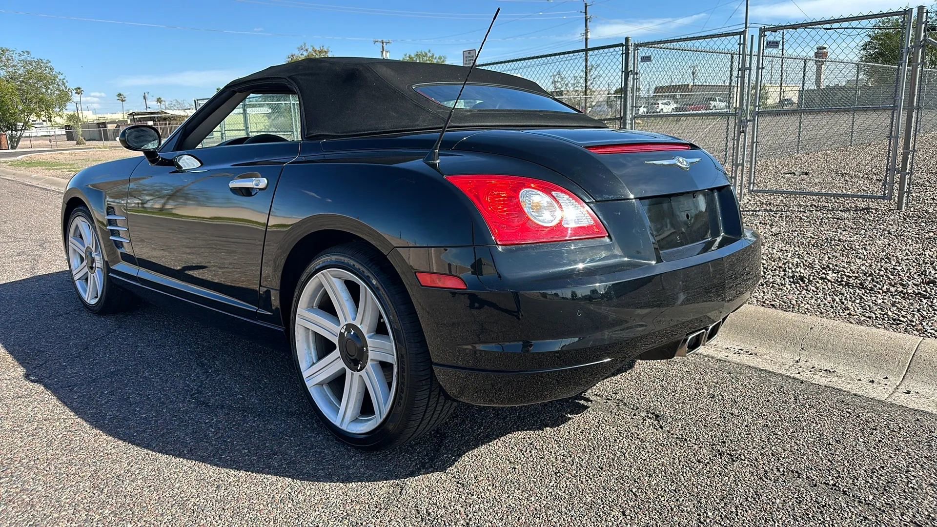 Used 2005 Chrysler Crossfire Limited image 24