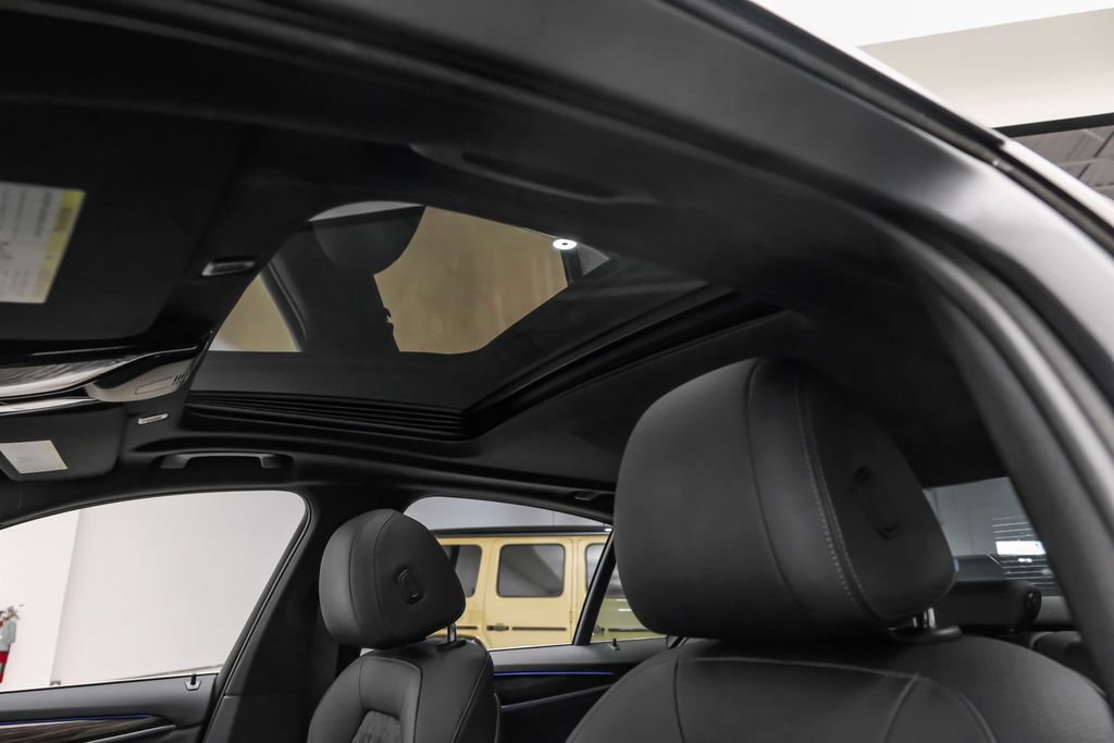 Used 2023 BMW 530i w/ Premium Package RWD image 9