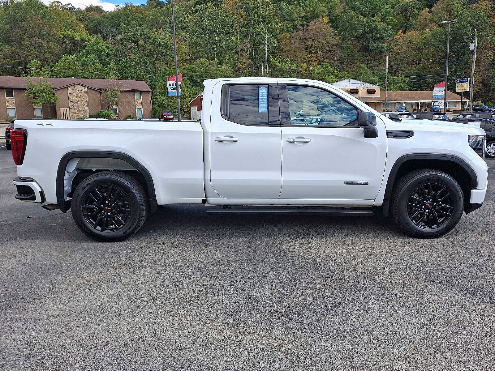 Used 2023 GMC Sierra 1500 Elevation image 8