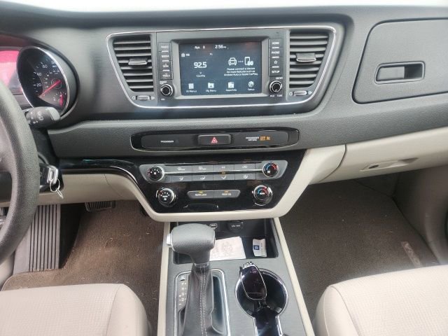 Used 2019 Kia Sedona L image 17