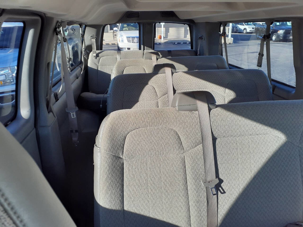 Used 2020 Chevrolet Express 3500 LS image 18