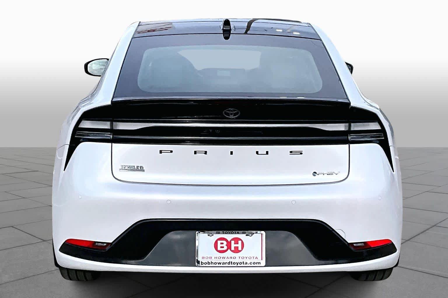 New 2026 Toyota Prius Plug-In Hybrid FWD image 4