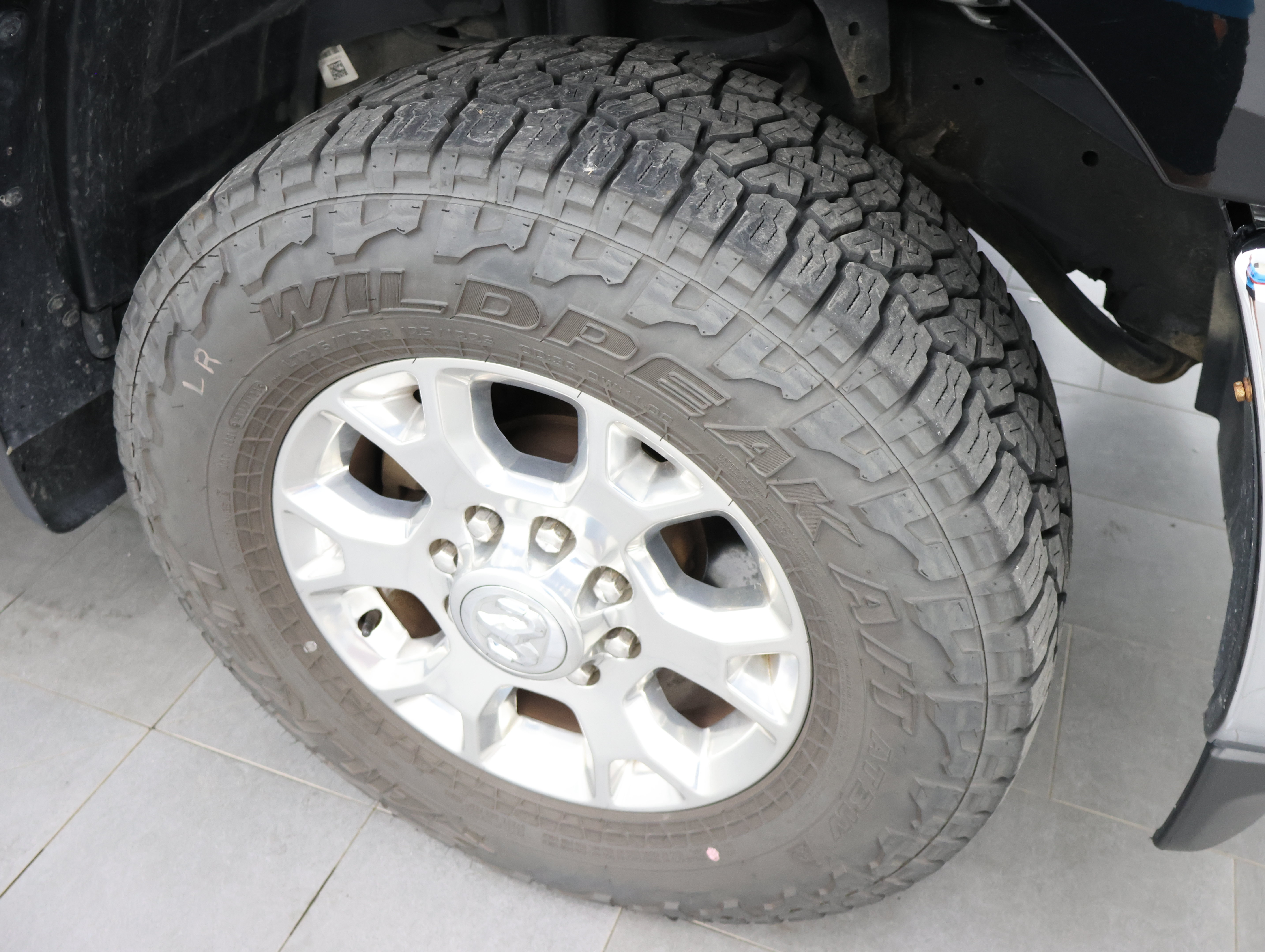 Used 2022 RAM 2500 Laramie AWD/4WD image 3