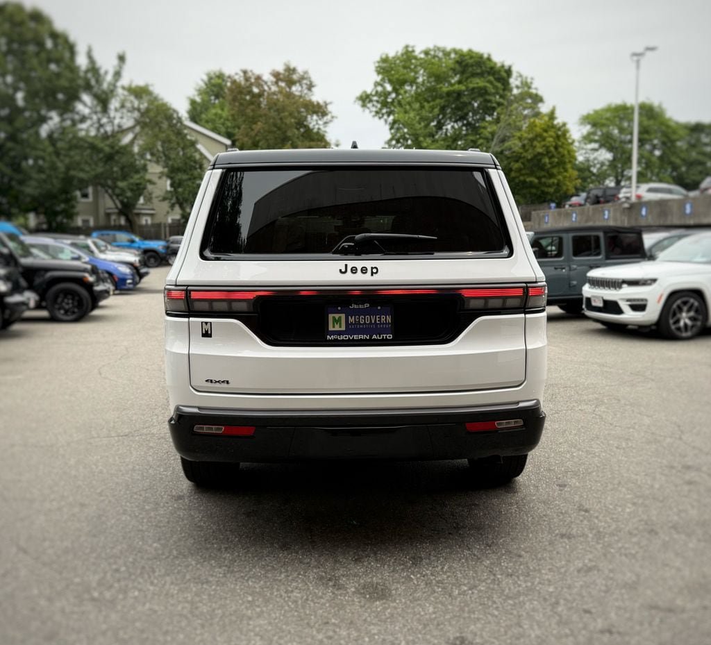 New 2026 Jeep Grand Wagoneer Summit AWD/4WD image 10