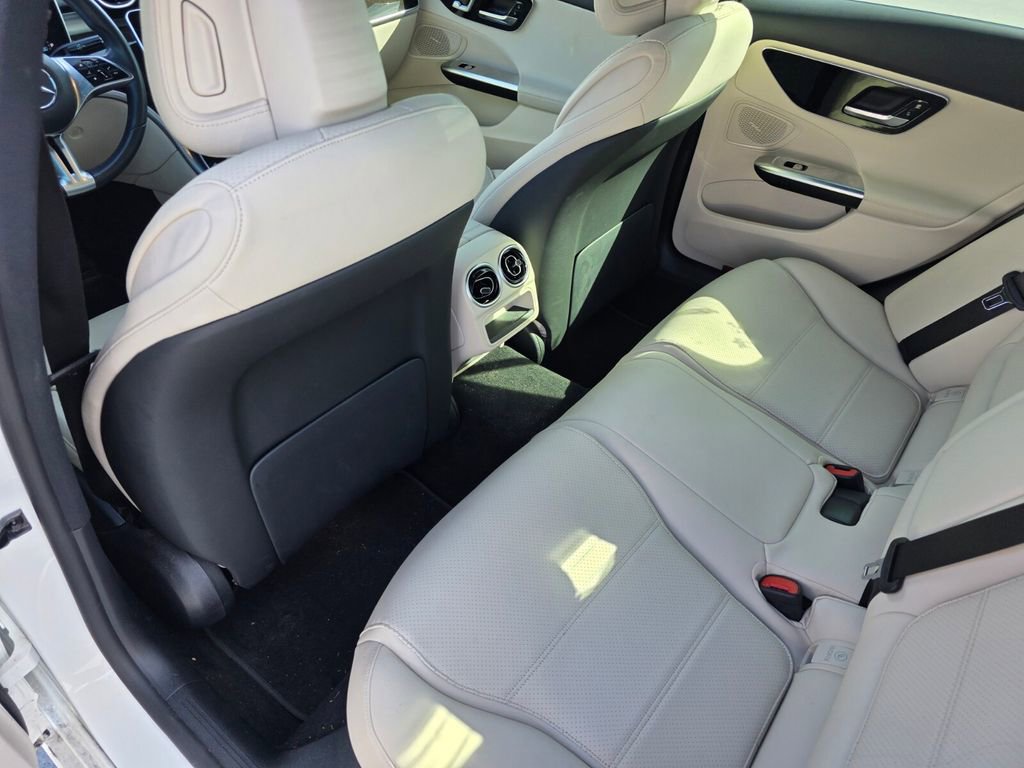Used 2022 Mercedes-Benz C 300 Sedan image 13
