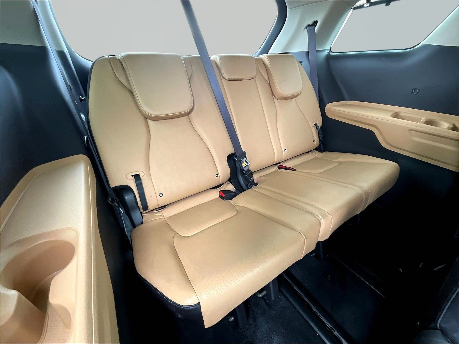 Used 2023 Kia Carnival EX FWD image 26