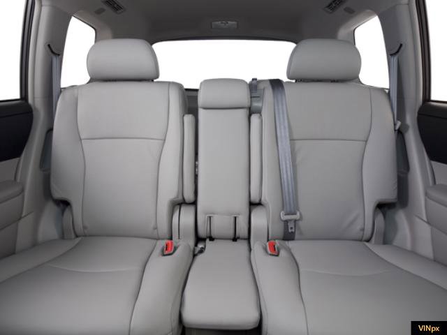 Used 2013 Toyota Highlander FWD image 13