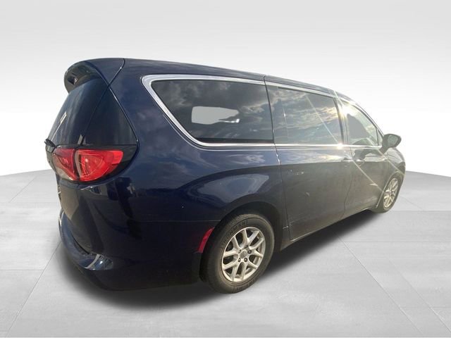 Used 2017 Chrysler Pacifica Touring image 13