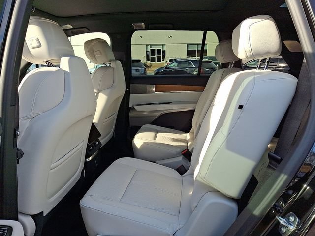 New 2026 Cadillac Vistiq Premium Luxury AWD/4WD image 5