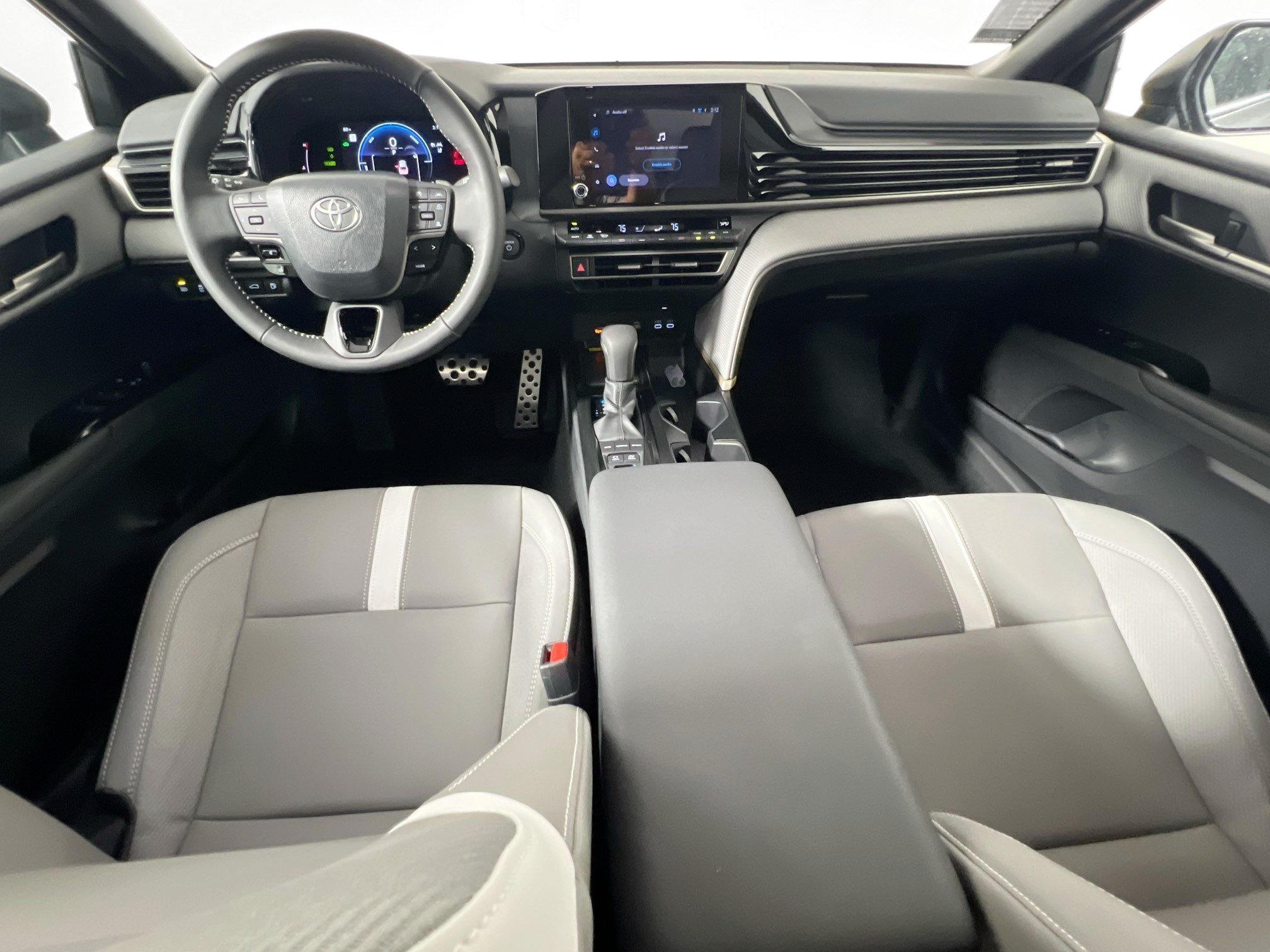New 2026 Toyota Camry SE FWD image 29