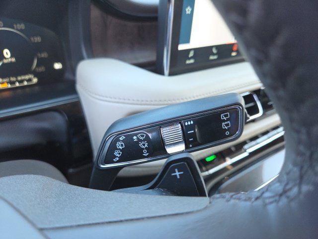 Used 2023 Lincoln Nautilus Reserve w/ Luxury Package AWD/4WD image 39