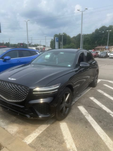 Used 2023 Genesis GV70 2.5T w/ Sport Prestige Package AWD/4WD image 3