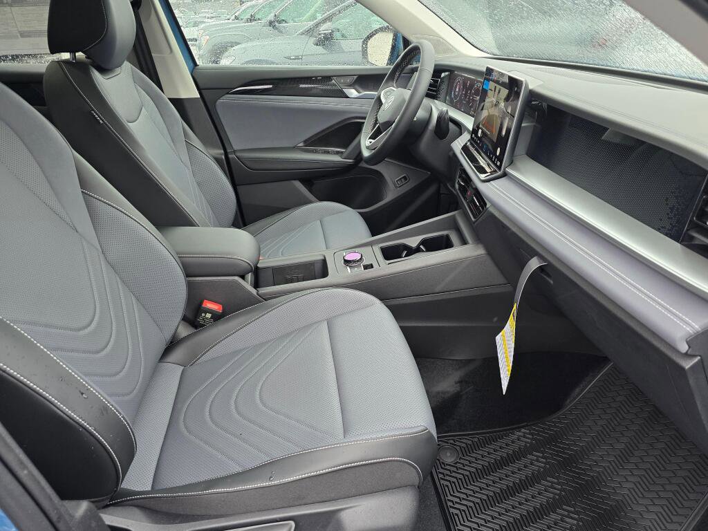 New 2026 Volkswagen Tiguan SE image 43