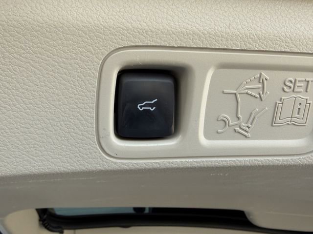 Used 2018 Lincoln Navigator Reserve w/ Technology Package image 33