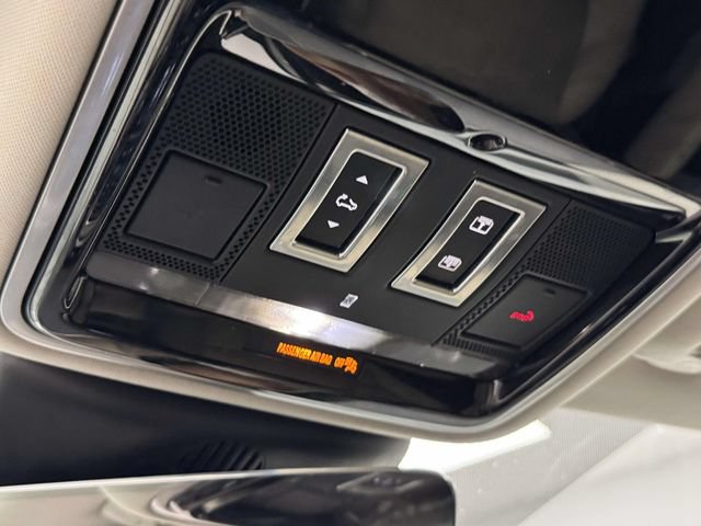 Used 2019 Land Rover Range Rover Velar R-Dynamic SE AWD/4WD image 49