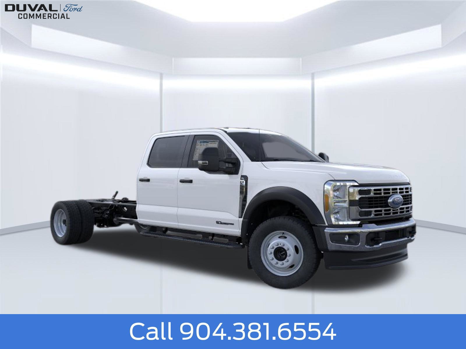 New 2026 Ford F550 4x4 Crew Cab image 7