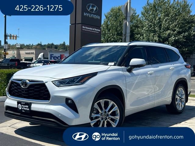 Used 2023 Toyota Highlander Limited