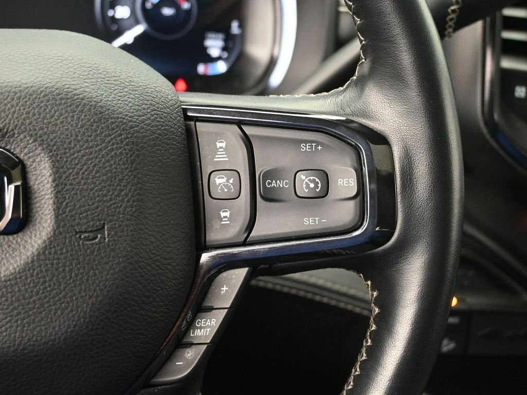 Used 2024 RAM 2500 Limited image 13