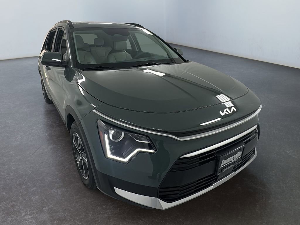 New 2025 Kia Niro EX