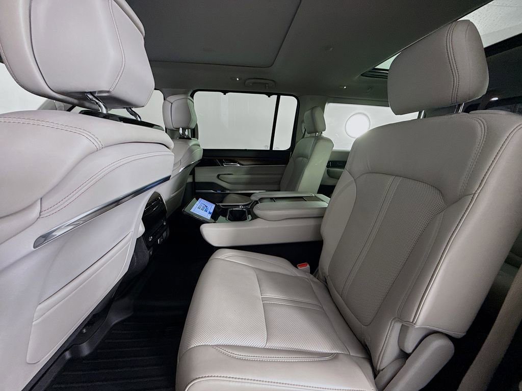 Used 2022 Jeep Grand Wagoneer Series I image 21