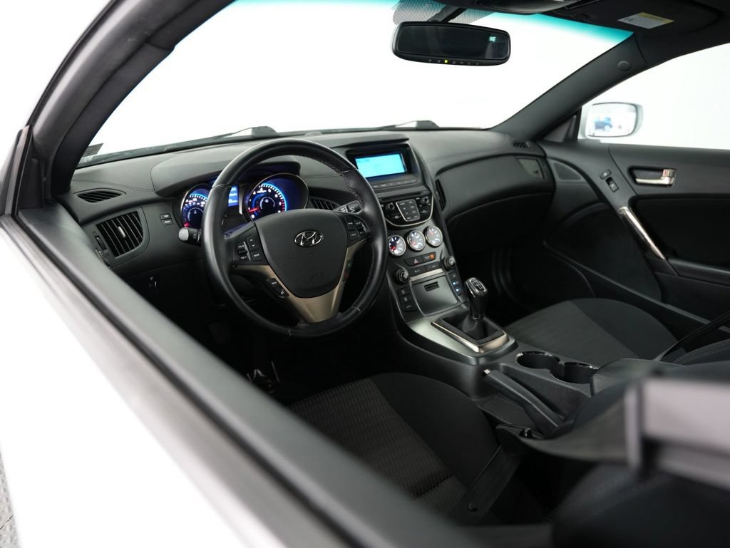 Used 2015 Hyundai Genesis 3.8 RWD image 6