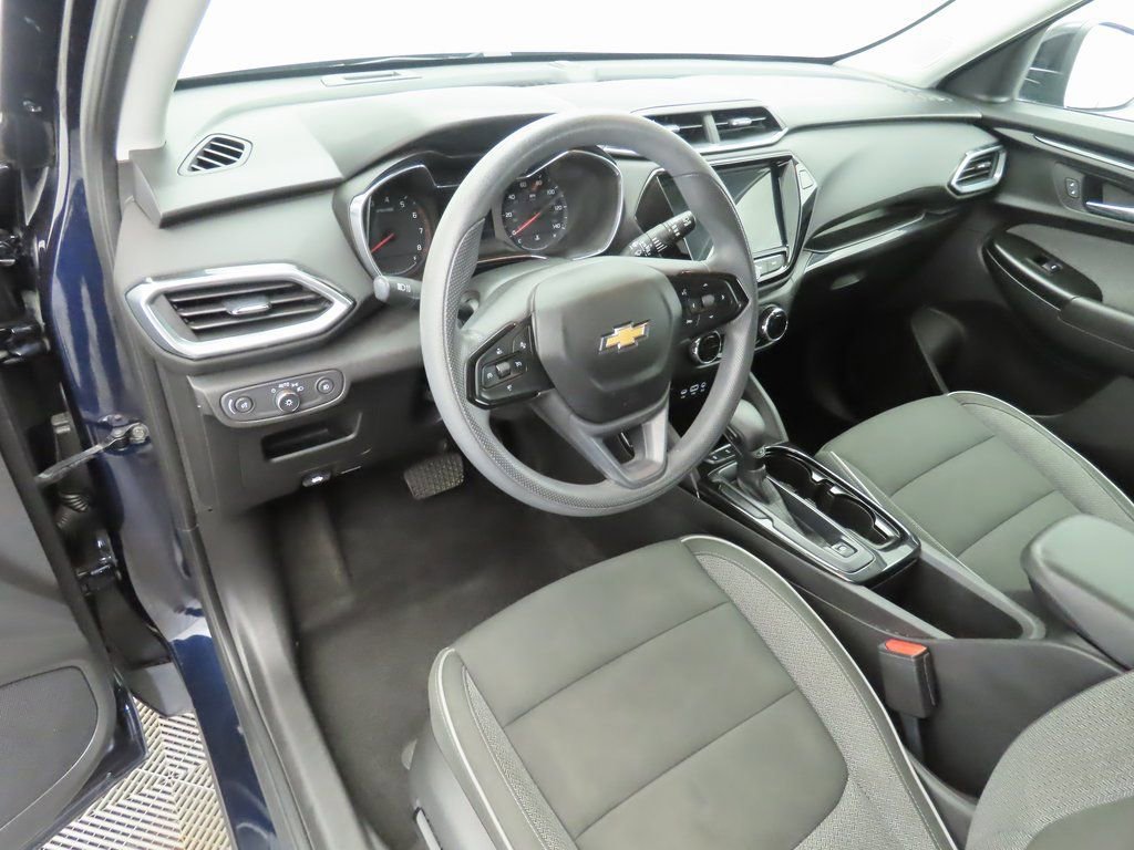 Used 2021 Chevrolet TrailBlazer LT w/ Convenience Package image 9
