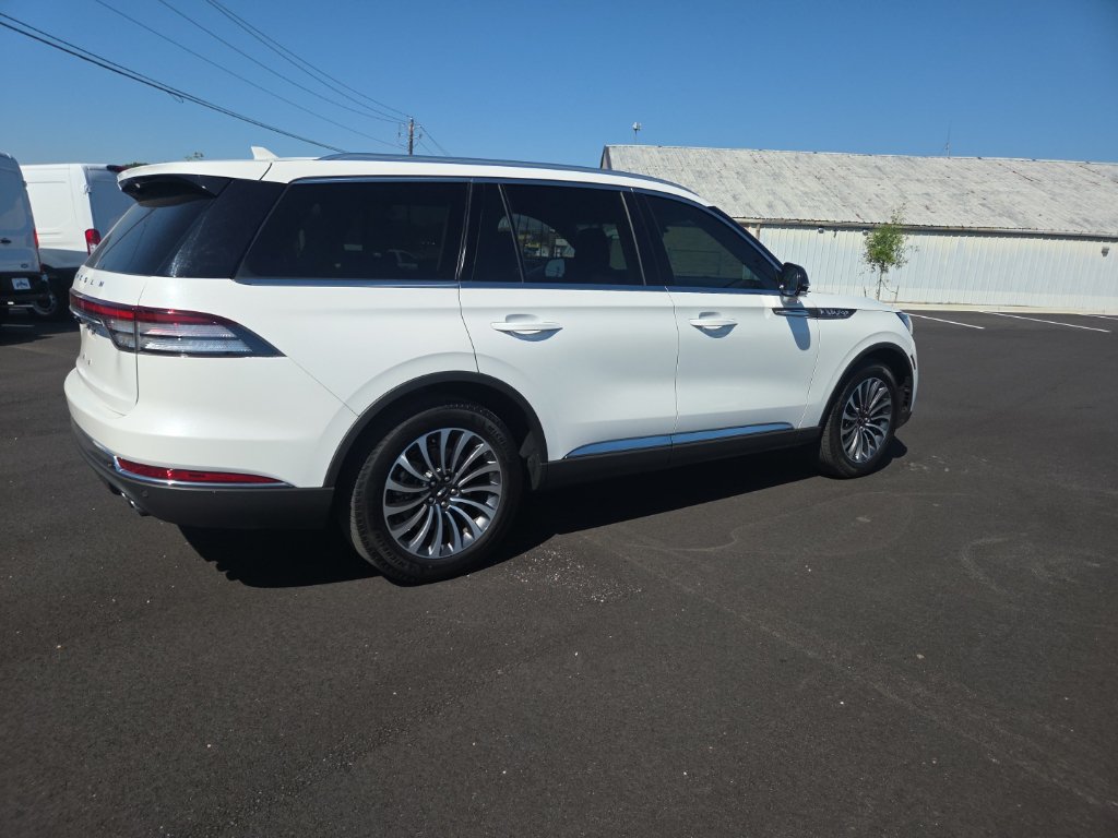Used 2024 Lincoln Aviator 2WD w/ Premium Package image 14