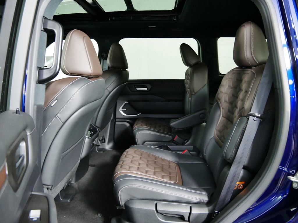 New 2025 Nissan Armada Platinum image 16