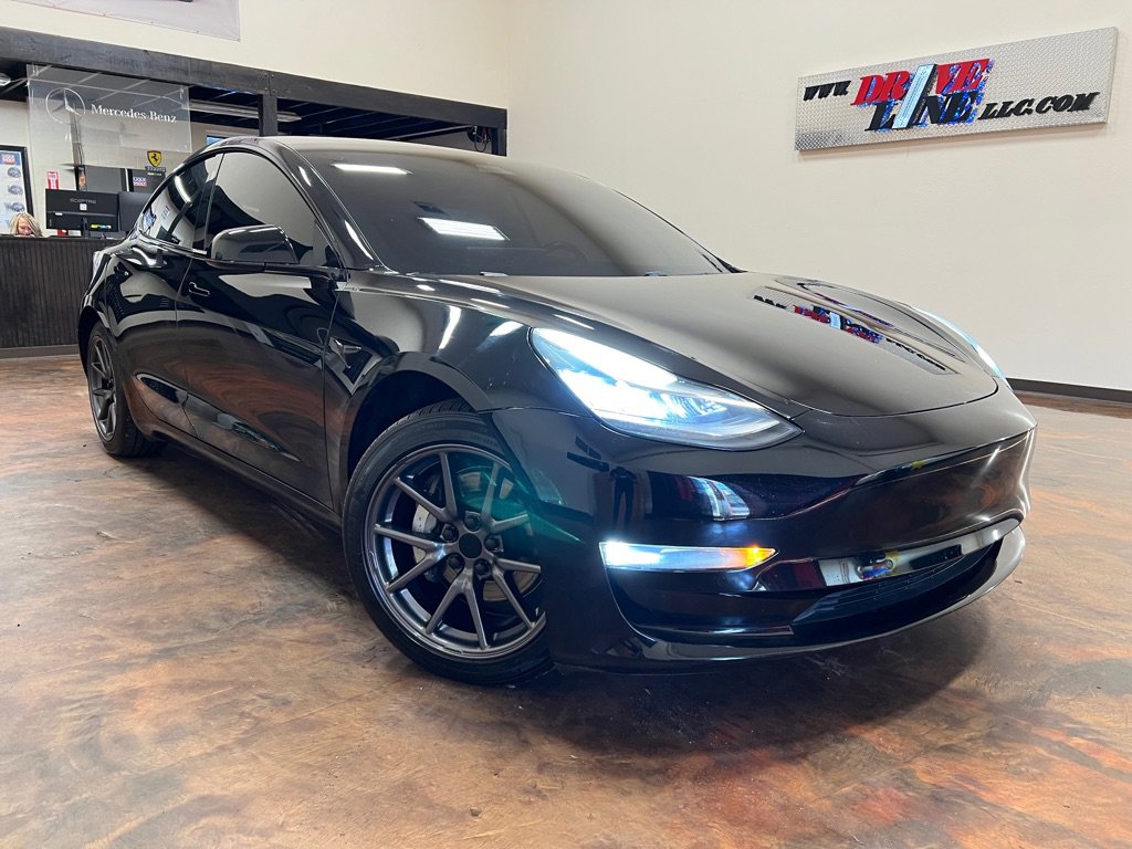 Used 2019 Tesla Model 3 Standard Range RWD image 1