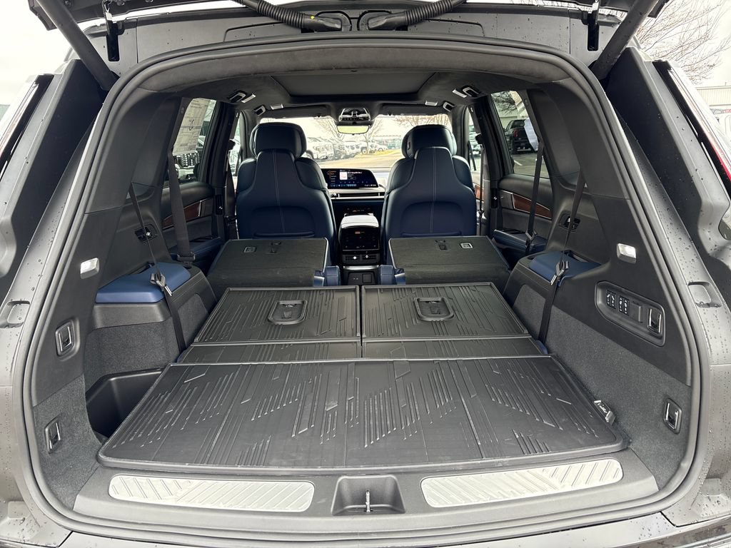 New 2026 Cadillac Vistiq Premium Luxury w/ LPO, Floor Liner Package AWD/4WD image 48