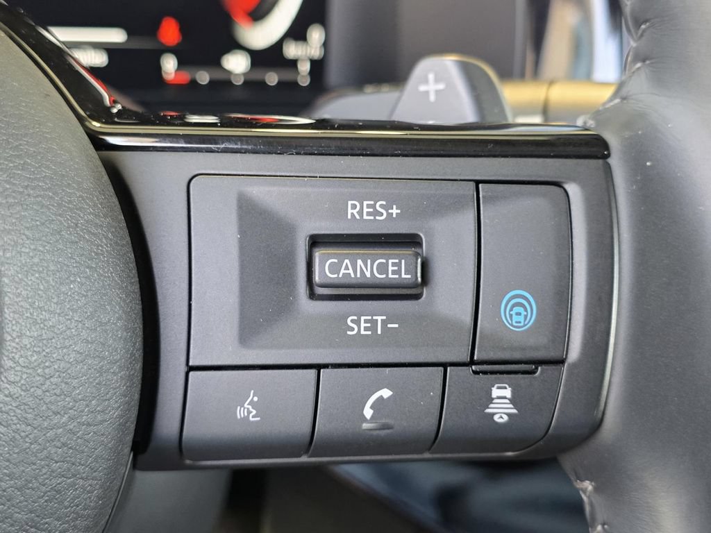 Used 2023 Nissan Pathfinder Platinum FWD image 37