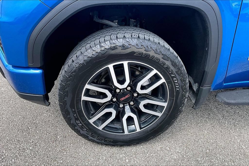 Used 2023 GMC Sierra 1500 AT4 w/ Technology Package AWD/4WD image 11
