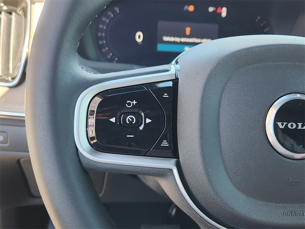 New 2026 Volvo XC90 B5 Core image 8