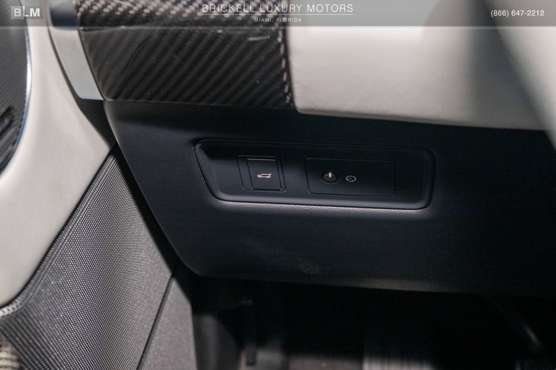 Used 2022 Land Rover Range Rover Sport SVR Carbon Edition AWD/4WD image 31