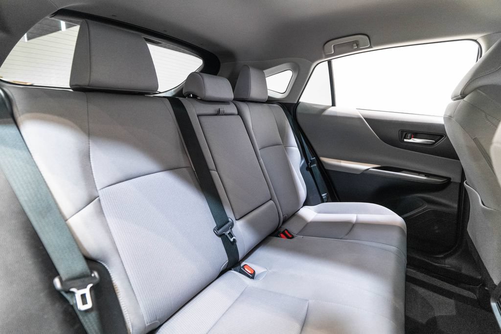 Used 2024 Toyota Venza LE AWD/4WD image 30